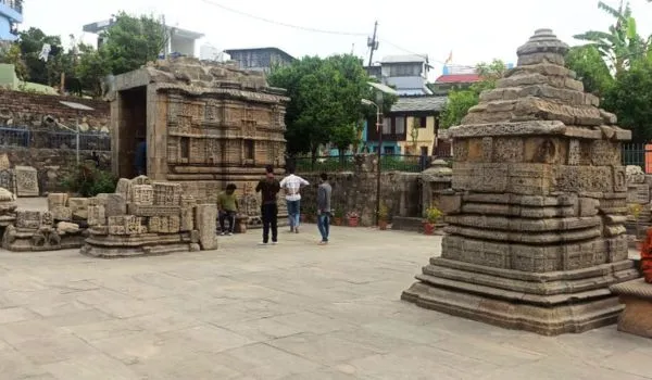 बालेश्वर महादेव मंदिर